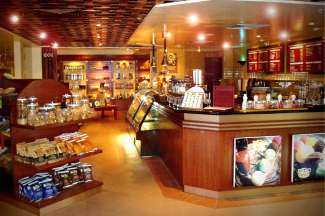 Miri Marriott Resort & Spa Екстериор снимка A typical coffee shop