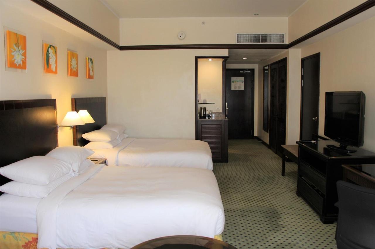 Miri Marriott Resort & Spa Екстериор снимка A room at the hotel