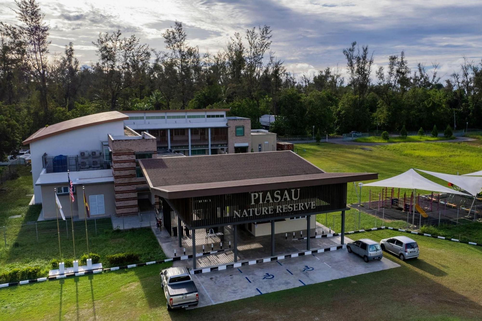 Miri Marriott Resort & Spa Екстериор снимка Pisaut Nature Reserve